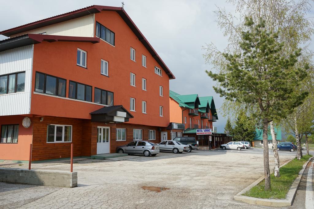 ホテルLovac II Žabljak エクステリア 写真